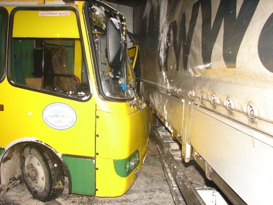 Столкновение автобуса и фуры в Гродно