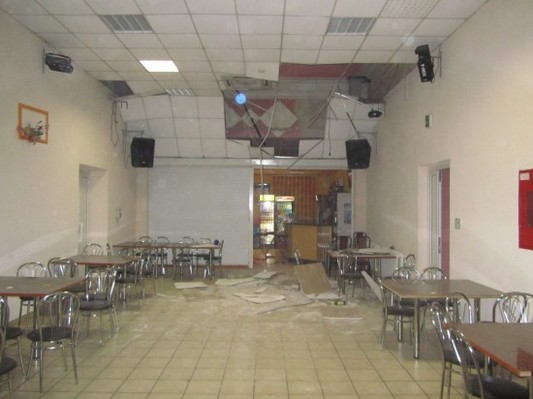 В кафе в Волковыске обрушился потолок