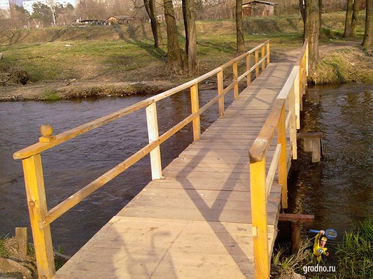 В Гродно на Лососянке восстановили пешеходный мост