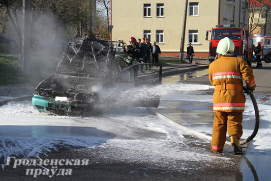 В Гродно на Красноармейской сгорел автомобиль