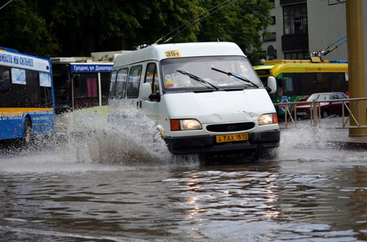 Затопленные улицы Гродно после дождя