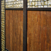 Дверь в профиле из кожзама. Отделочные материалы: дерево корицы, натуральная морская раковина цвета «золотой антик». Ручная работа