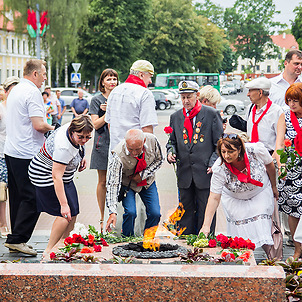 Братская могила советских воинов и партизан