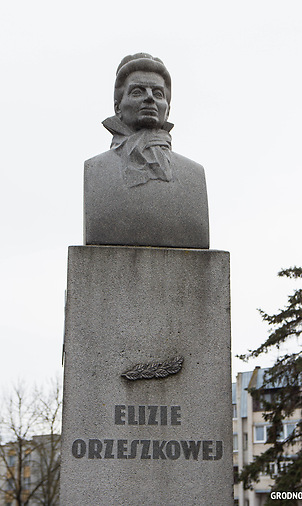 Памятник Элизе Ожешко в Гродно