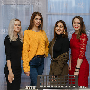 Преподаватели (слева направо): Маргарита Новик, Дарья Турейко, Анастасия Радевич, Анастасия Уткина