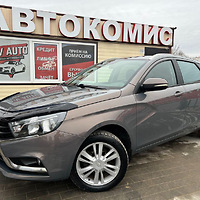 Lada Vesta 2018 года выпуска. Цена — 36500 руб. ($10999)